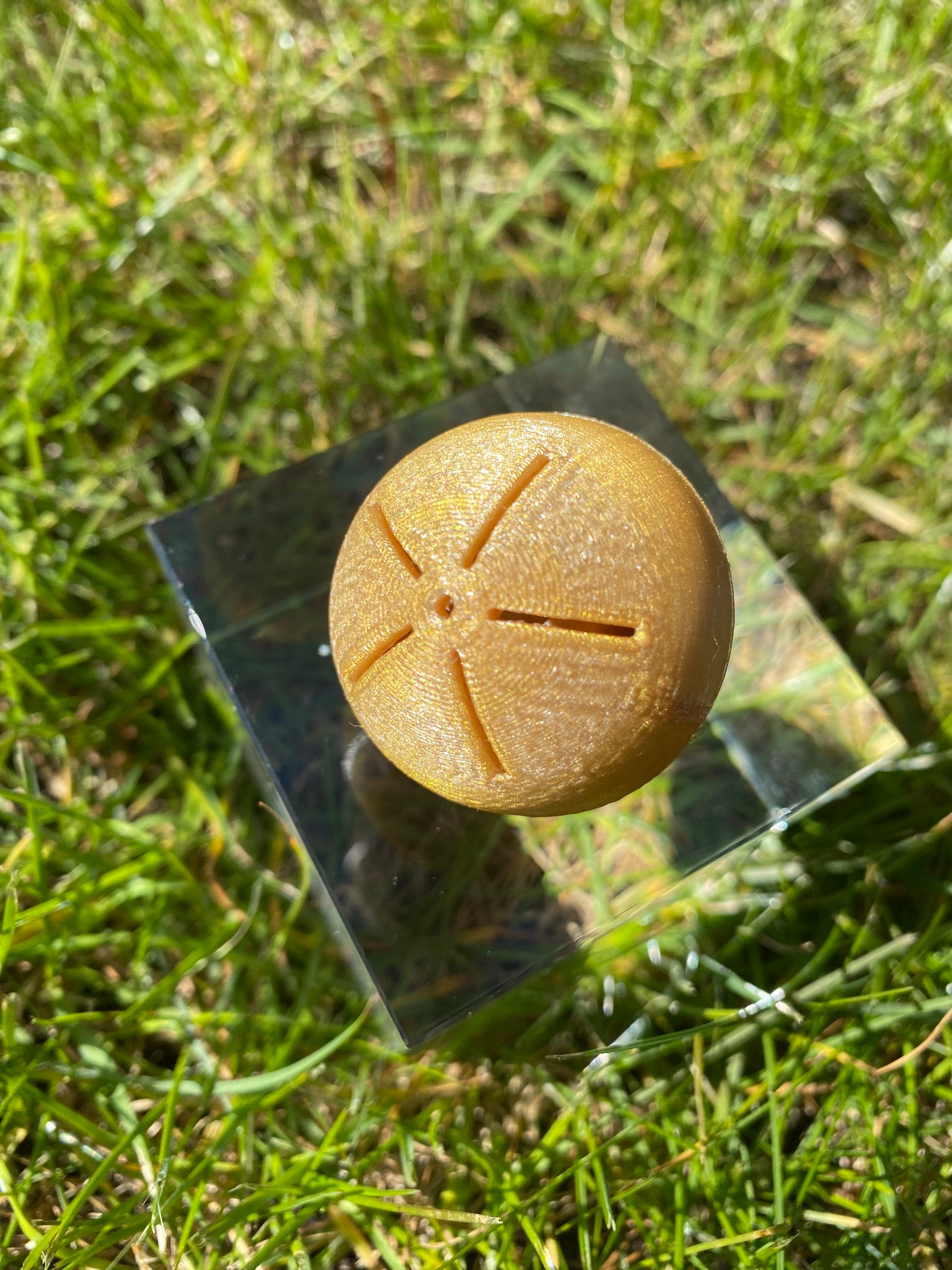 Goldene Quantenkugel